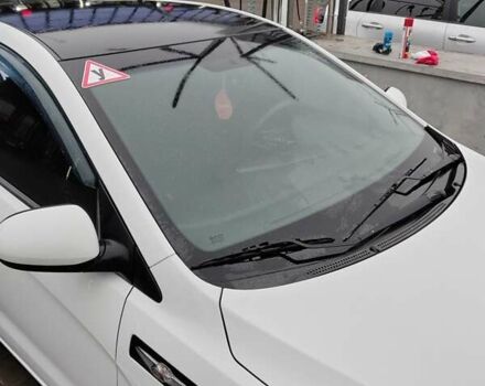 Белый Киа Рио, объемом двигателя 1.4 л и пробегом 91 тыс. км за 8400 $, фото 4 на Automoto.ua