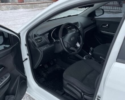 Білий Кіа Ріо, об'ємом двигуна 1.6 л та пробігом 148 тис. км за 7550 $, фото 5 на Automoto.ua