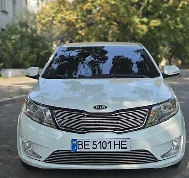 Белый Киа Рио, объемом двигателя 1.6 л и пробегом 126 тыс. км за 9000 $, фото 8 на Automoto.ua