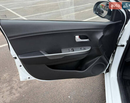 Белый Киа Рио, объемом двигателя 1.4 л и пробегом 23 тыс. км за 9900 $, фото 15 на Automoto.ua