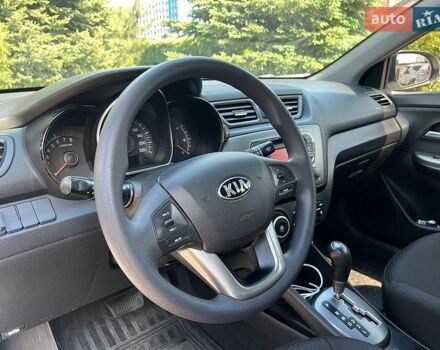 Белый Киа Рио, объемом двигателя 1.4 л и пробегом 140 тыс. км за 8900 $, фото 8 на Automoto.ua