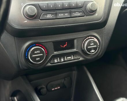 Білий Кіа Ріо, об'ємом двигуна 1.6 л та пробігом 105 тис. км за 8690 $, фото 28 на Automoto.ua