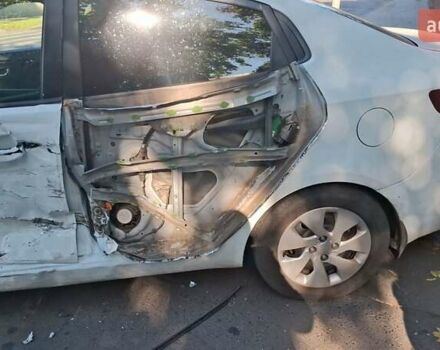 Белый Киа Рио, объемом двигателя 1.4 л и пробегом 108 тыс. км за 4000 $, фото 15 на Automoto.ua