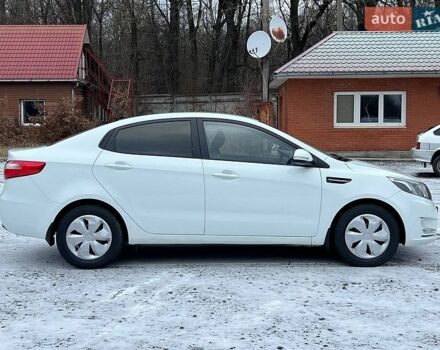 Белый Киа Рио, объемом двигателя 1.4 л и пробегом 125 тыс. км за 8300 $, фото 2 на Automoto.ua