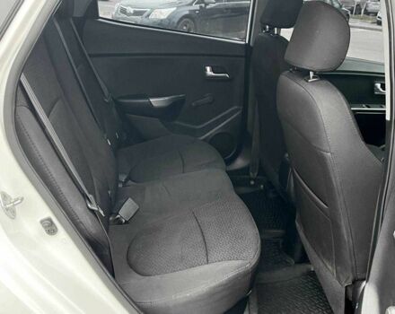 Белый Киа Рио, объемом двигателя 1.4 л и пробегом 125 тыс. км за 8000 $, фото 10 на Automoto.ua