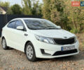 Белый Киа Рио, объемом двигателя 1.4 л и пробегом 301 тыс. км за 5999 $, фото 1 на Automoto.ua