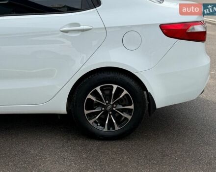 Білий Кіа Ріо, об'ємом двигуна 1.4 л та пробігом 139 тис. км за 8200 $, фото 15 на Automoto.ua