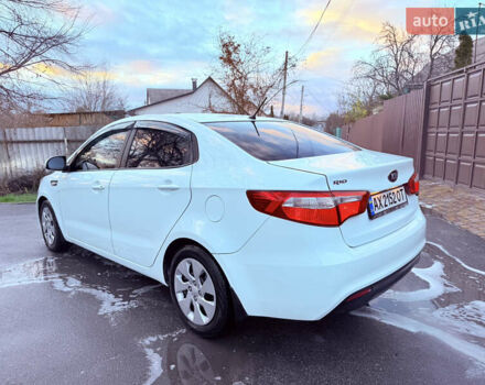 Белый Киа Рио, объемом двигателя 1.4 л и пробегом 250 тыс. км за 5700 $, фото 19 на Automoto.ua