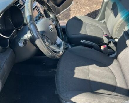 Білий Кіа Ріо, об'ємом двигуна 1.4 л та пробігом 210 тис. км за 5800 $, фото 10 на Automoto.ua