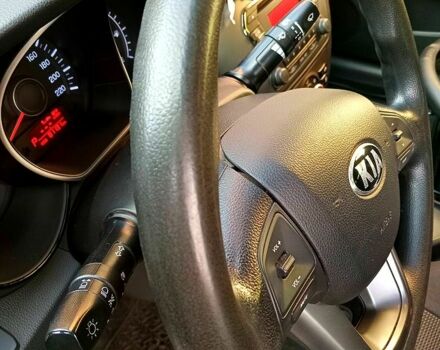 Білий Кіа Ріо, об'ємом двигуна 1.4 л та пробігом 87 тис. км за 7500 $, фото 7 на Automoto.ua