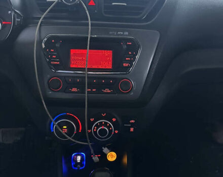 Білий Кіа Ріо, об'ємом двигуна 1.4 л та пробігом 187 тис. км за 6999 $, фото 19 на Automoto.ua