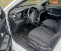 Белый Киа Рио, объемом двигателя 1.4 л и пробегом 250 тыс. км за 7800 $, фото 3 на Automoto.ua
