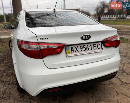Белый Киа Рио, объемом двигателя 1.4 л и пробегом 169 тыс. км за 6500 $, фото 8 на Automoto.ua