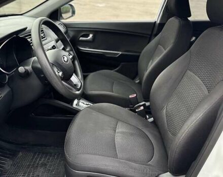 Белый Киа Рио, объемом двигателя 1.4 л и пробегом 140 тыс. км за 7800 $, фото 13 на Automoto.ua