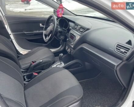 Белый Киа Рио, объемом двигателя 1.4 л и пробегом 216 тыс. км за 7400 $, фото 22 на Automoto.ua