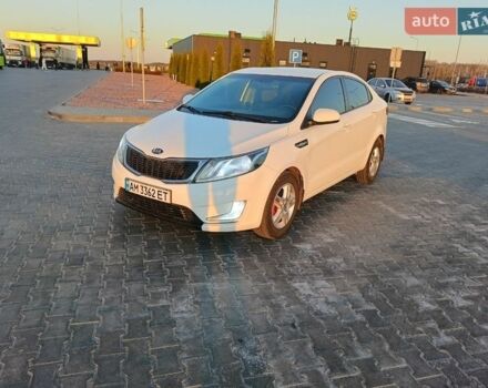 Белый Киа Рио, объемом двигателя 1.4 л и пробегом 160 тыс. км за 8500 $, фото 2 на Automoto.ua