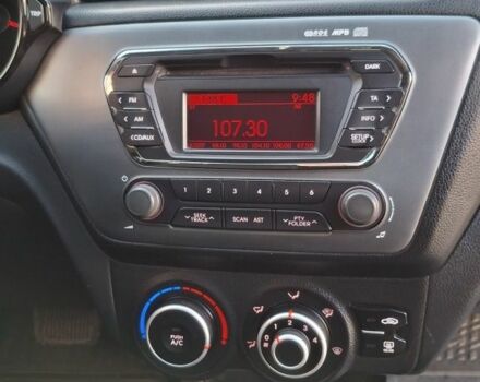 Белый Киа Рио, объемом двигателя 1.4 л и пробегом 87 тыс. км за 8750 $, фото 20 на Automoto.ua