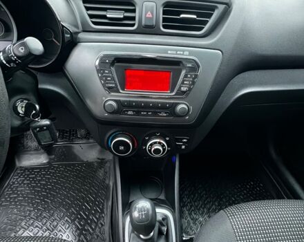 Белый Киа Рио, объемом двигателя 1.4 л и пробегом 106 тыс. км за 8500 $, фото 4 на Automoto.ua