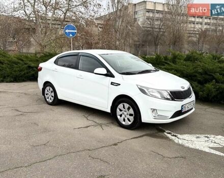 Белый Киа Рио, объемом двигателя 1.4 л и пробегом 140 тыс. км за 7800 $, фото 3 на Automoto.ua