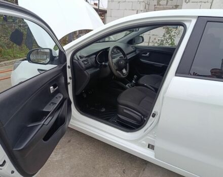 Белый Киа Рио, объемом двигателя 1.4 л и пробегом 110 тыс. км за 8500 $, фото 8 на Automoto.ua