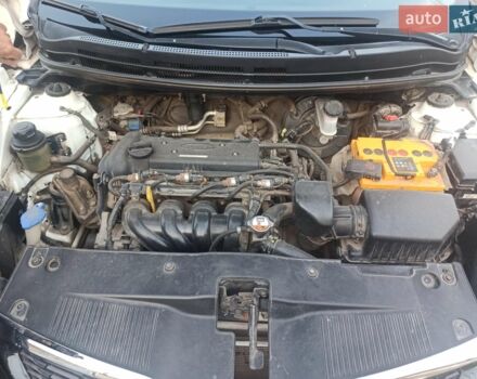 Белый Киа Рио, объемом двигателя 1.4 л и пробегом 156 тыс. км за 6300 $, фото 5 на Automoto.ua
