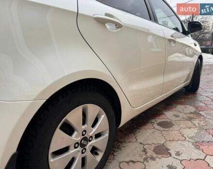 Белый Киа Рио, объемом двигателя 1.6 л и пробегом 173 тыс. км за 7800 $, фото 6 на Automoto.ua