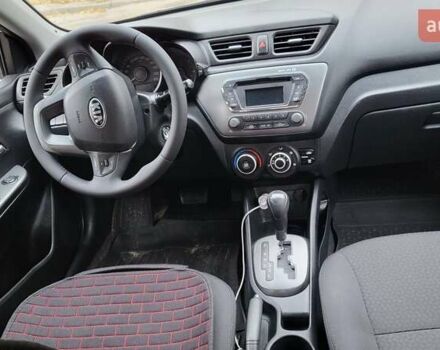 Белый Киа Рио, объемом двигателя 1.4 л и пробегом 153 тыс. км за 8300 $, фото 6 на Automoto.ua