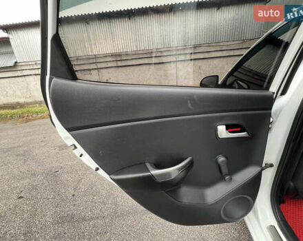 Белый Киа Рио, объемом двигателя 1.4 л и пробегом 246 тыс. км за 6550 $, фото 17 на Automoto.ua