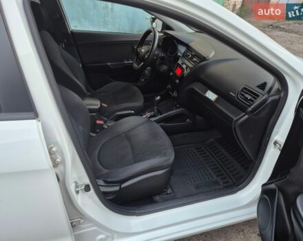 Белый Киа Рио, объемом двигателя 1.6 л и пробегом 156 тыс. км за 8700 $, фото 12 на Automoto.ua