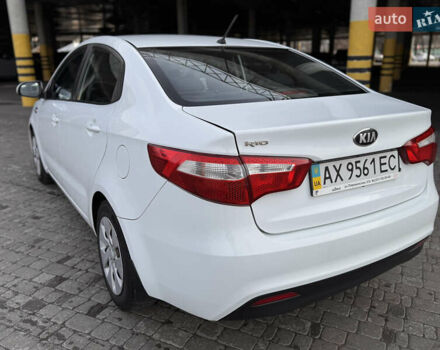 Білий Кіа Ріо, об'ємом двигуна 1.4 л та пробігом 169 тис. км за 5999 $, фото 4 на Automoto.ua