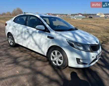 Білий Кіа Ріо, об'ємом двигуна 1.4 л та пробігом 210 тис. км за 5800 $, фото 2 на Automoto.ua