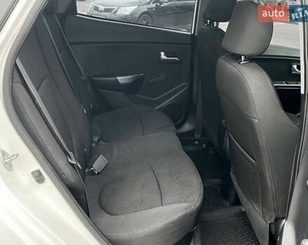 Белый Киа Рио, объемом двигателя 1.4 л и пробегом 125 тыс. км за 8000 $, фото 10 на Automoto.ua