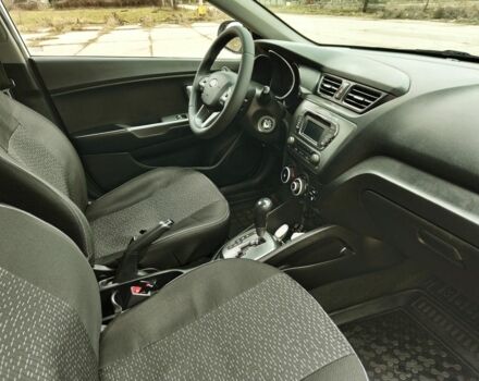 Белый Киа Рио, объемом двигателя 1.4 л и пробегом 155 тыс. км за 8300 $, фото 4 на Automoto.ua