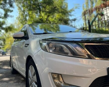 Белый Киа Рио, объемом двигателя 1.4 л и пробегом 218 тыс. км за 7600 $, фото 3 на Automoto.ua