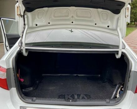 Белый Киа Рио, объемом двигателя 1.6 л и пробегом 98 тыс. км за 8900 $, фото 6 на Automoto.ua