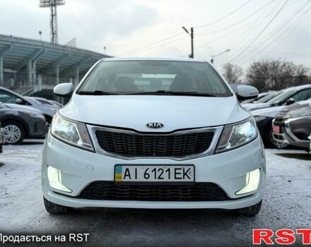 Білий Кіа Ріо, об'ємом двигуна 1.6 л та пробігом 14800 тис. км за 7800 $, фото 3 на Automoto.ua