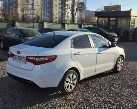 Белый Киа Рио, объемом двигателя 1.4 л и пробегом 212 тыс. км за 6999 $, фото 3 на Automoto.ua