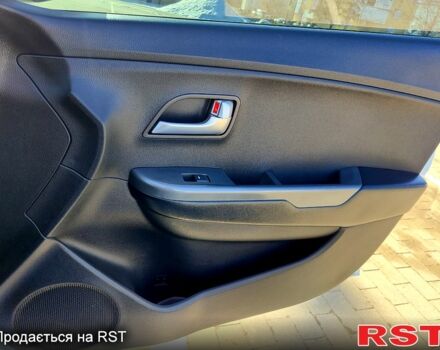 Белый Киа Рио, объемом двигателя 1.4 л и пробегом 176 тыс. км за 8499 $, фото 10 на Automoto.ua