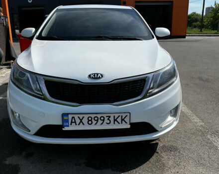 Белый Киа Рио, объемом двигателя 1.4 л и пробегом 185 тыс. км за 8500 $, фото 2 на Automoto.ua