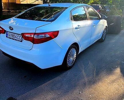 Білий Кіа Ріо, об'ємом двигуна 1.4 л та пробігом 232 тис. км за 7450 $, фото 3 на Automoto.ua