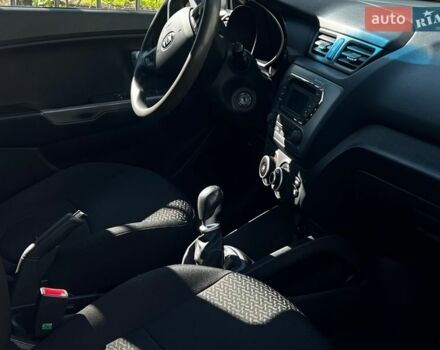 Белый Киа Рио, объемом двигателя 1.4 л и пробегом 176 тыс. км за 7900 $, фото 2 на Automoto.ua