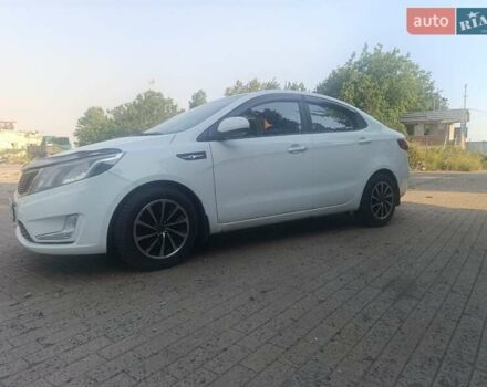 Белый Киа Рио, объемом двигателя 1.4 л и пробегом 180 тыс. км за 8000 $, фото 1 на Automoto.ua