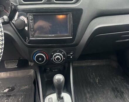 Білий Кіа Ріо, об'ємом двигуна 1.4 л та пробігом 121 тис. км за 8700 $, фото 9 на Automoto.ua