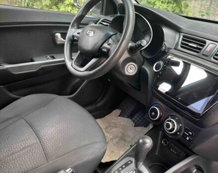 Белый Киа Рио, объемом двигателя 1.4 л и пробегом 270 тыс. км за 7500 $, фото 7 на Automoto.ua