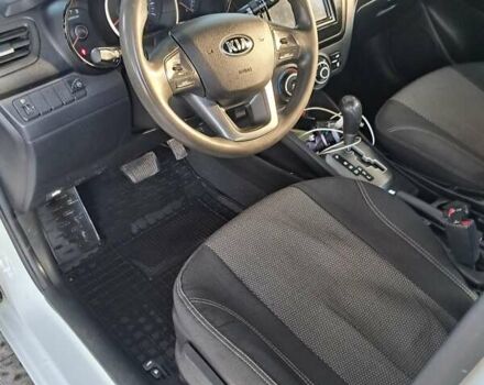 Белый Киа Рио, объемом двигателя 1.4 л и пробегом 177 тыс. км за 7900 $, фото 6 на Automoto.ua