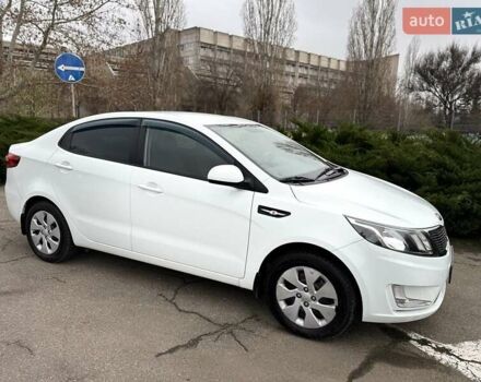 Белый Киа Рио, объемом двигателя 1.4 л и пробегом 140 тыс. км за 7800 $, фото 7 на Automoto.ua