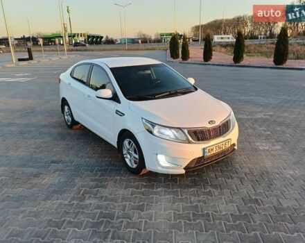 Белый Киа Рио, объемом двигателя 1.4 л и пробегом 160 тыс. км за 8500 $, фото 3 на Automoto.ua