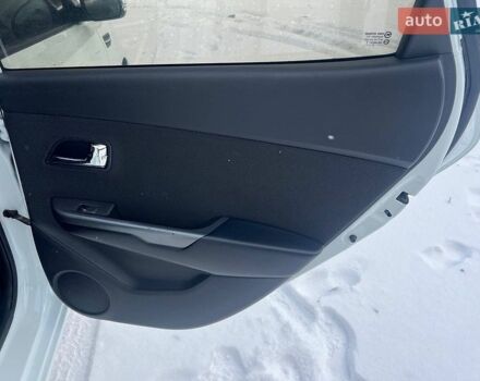 Белый Киа Рио, объемом двигателя 1.4 л и пробегом 125 тыс. км за 8300 $, фото 23 на Automoto.ua