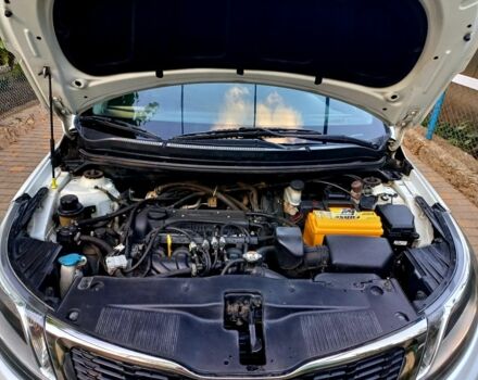 Білий Кіа Ріо, об'ємом двигуна 1.4 л та пробігом 152 тис. км за 7300 $, фото 17 на Automoto.ua