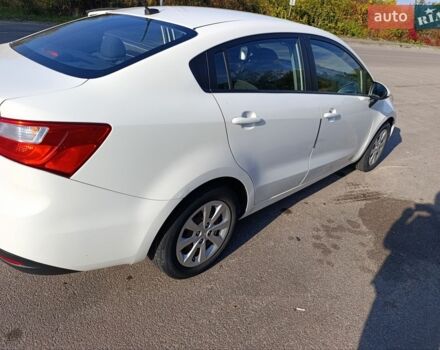 Белый Киа Рио, объемом двигателя 1.6 л и пробегом 160 тыс. км за 8000 $, фото 6 на Automoto.ua